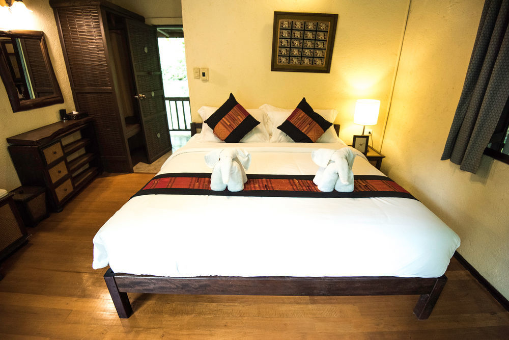 E-Outfitting Doikham Resort Chiang Mai Bagian luar foto