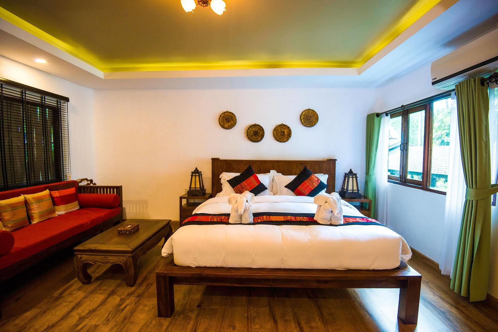 E-Outfitting Doikham Resort Chiang Mai Bagian luar foto